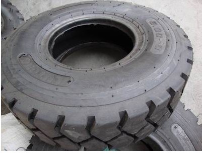 供应工业车叉子车轮胎825-12工具车轮胎